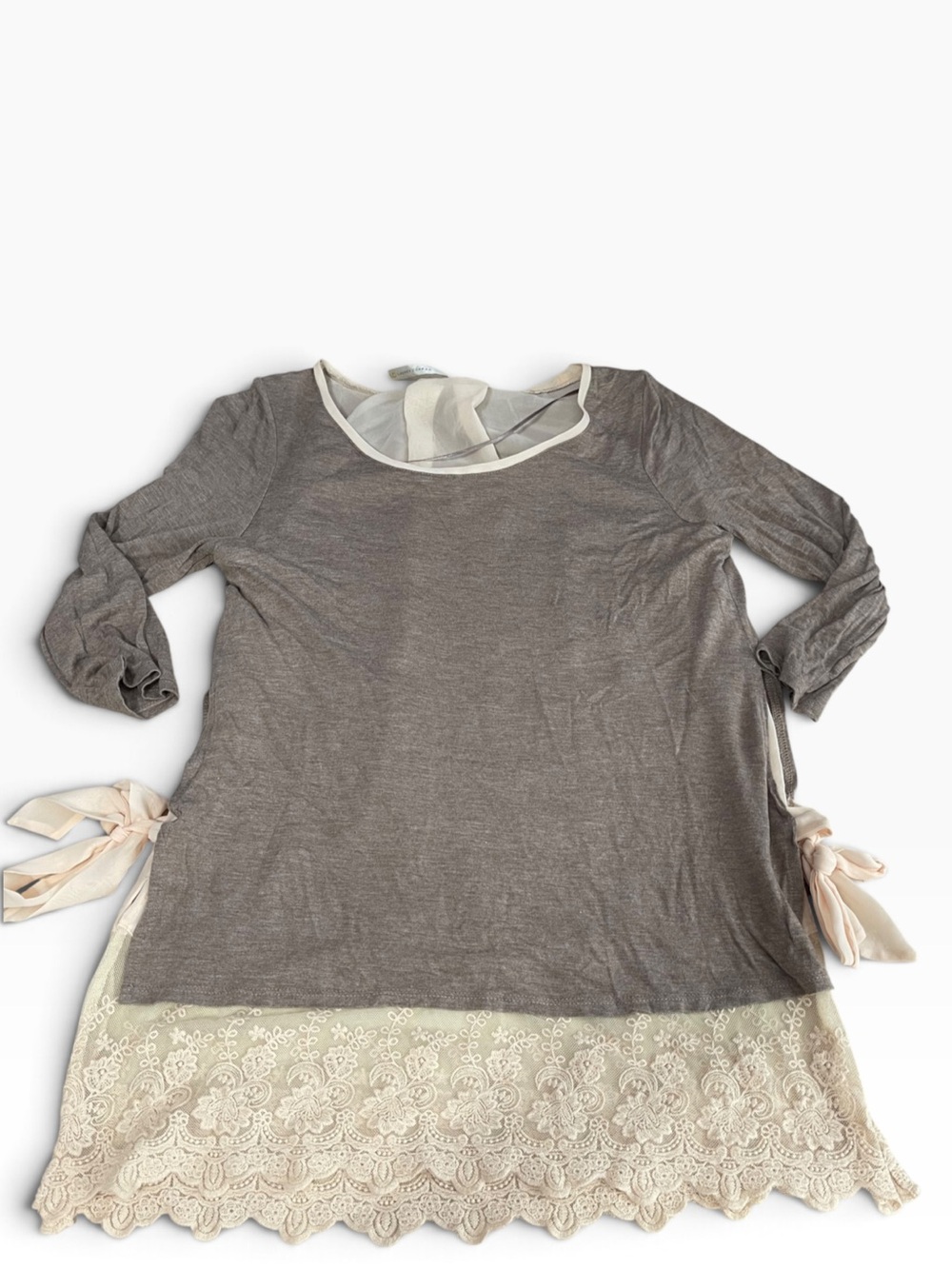 Lauren Conrad 3/4 sleeve shirt. Layered with lace trim, ties at sides grey mediu